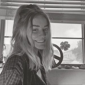 Meet your Posher, Abby